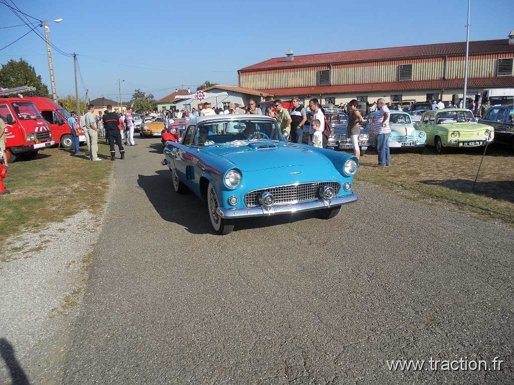 2011_rustenhart (141).jpg - 02/10/2011 - 68740 RUSTENHART 31ème Randonnée Internationale des Vendanges - Le défilé - FORD Thunderbird